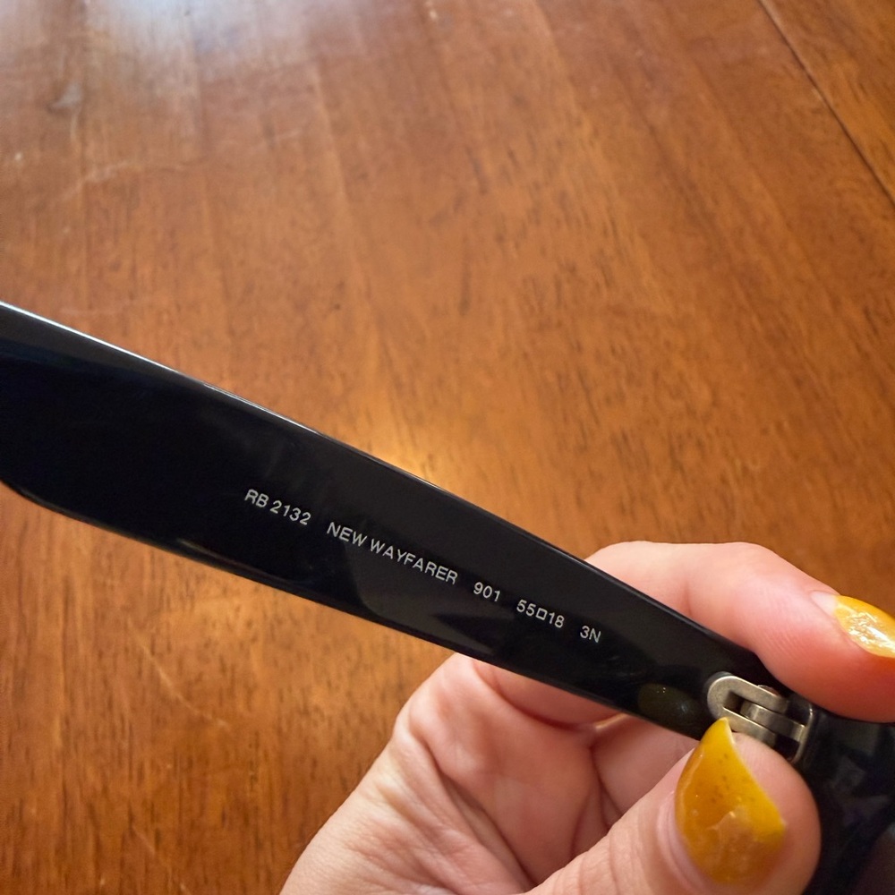 Black Raybans (Wayfarer) - Picture 5 of 8